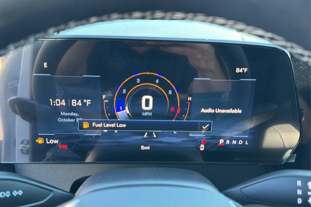 New 2027 Summit White Chevrolet LT image 25