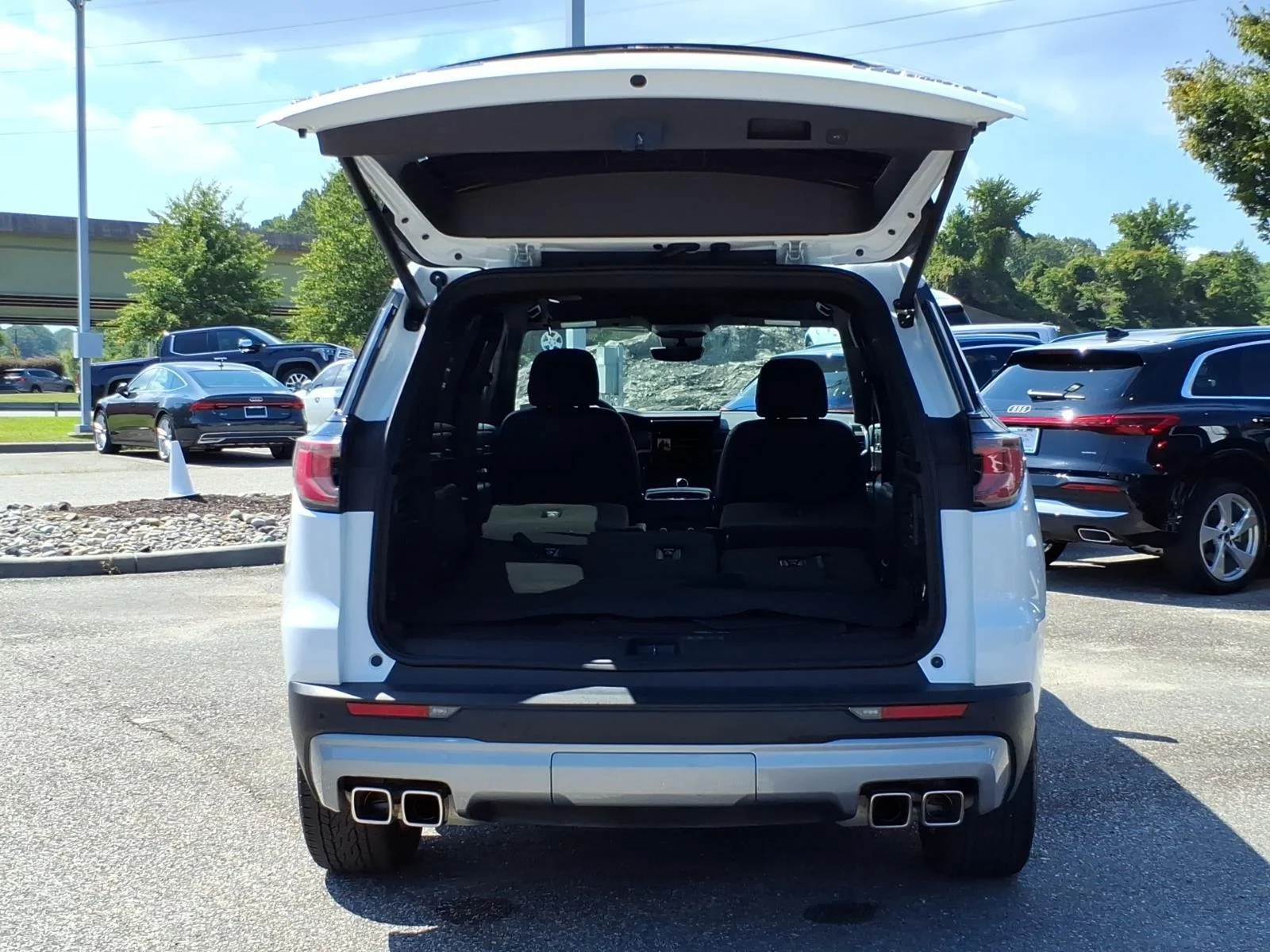 Used 2026 Summit White GMC AWD Elevation image 29