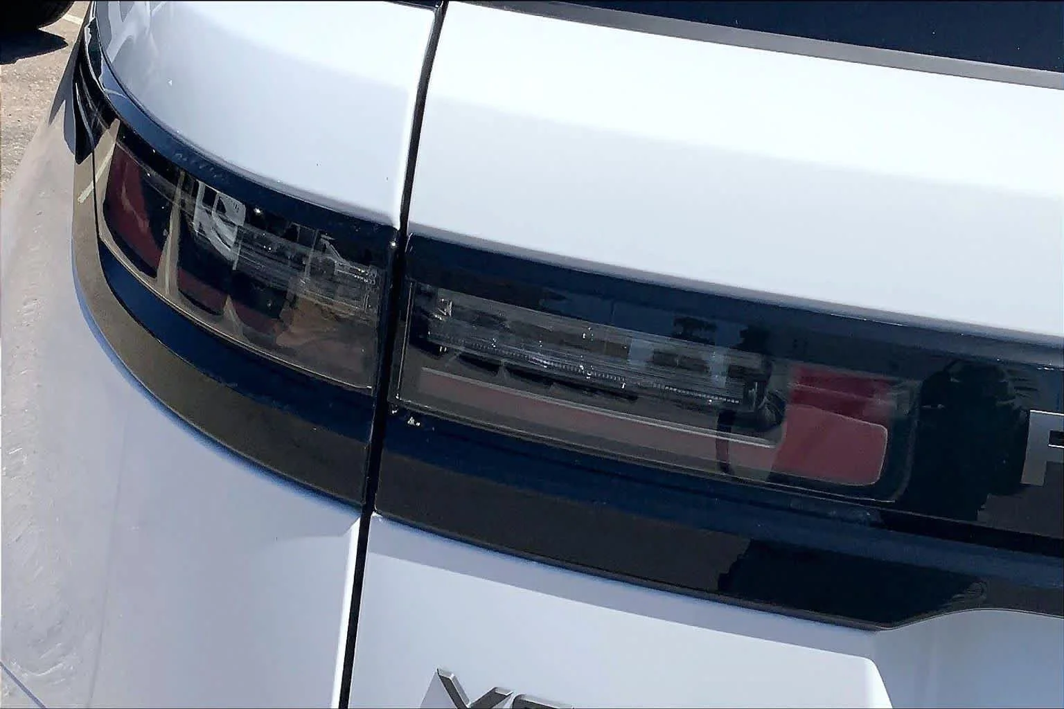 New 2026 Fuji White Land Rover Dynamic SE image 14