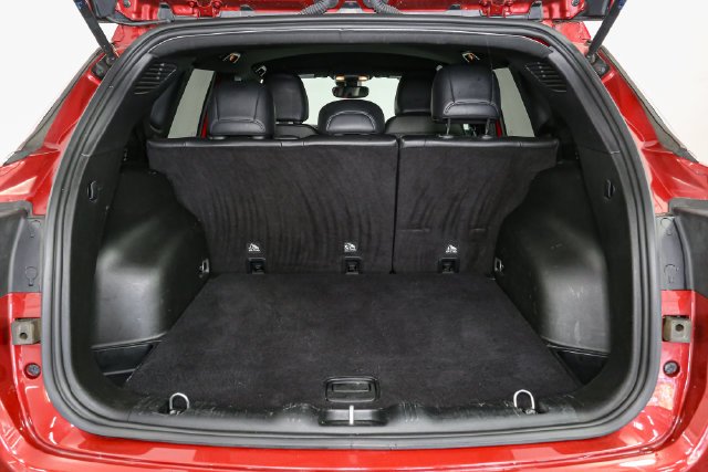 Used 2024 Red Jeep Latitude image 12
