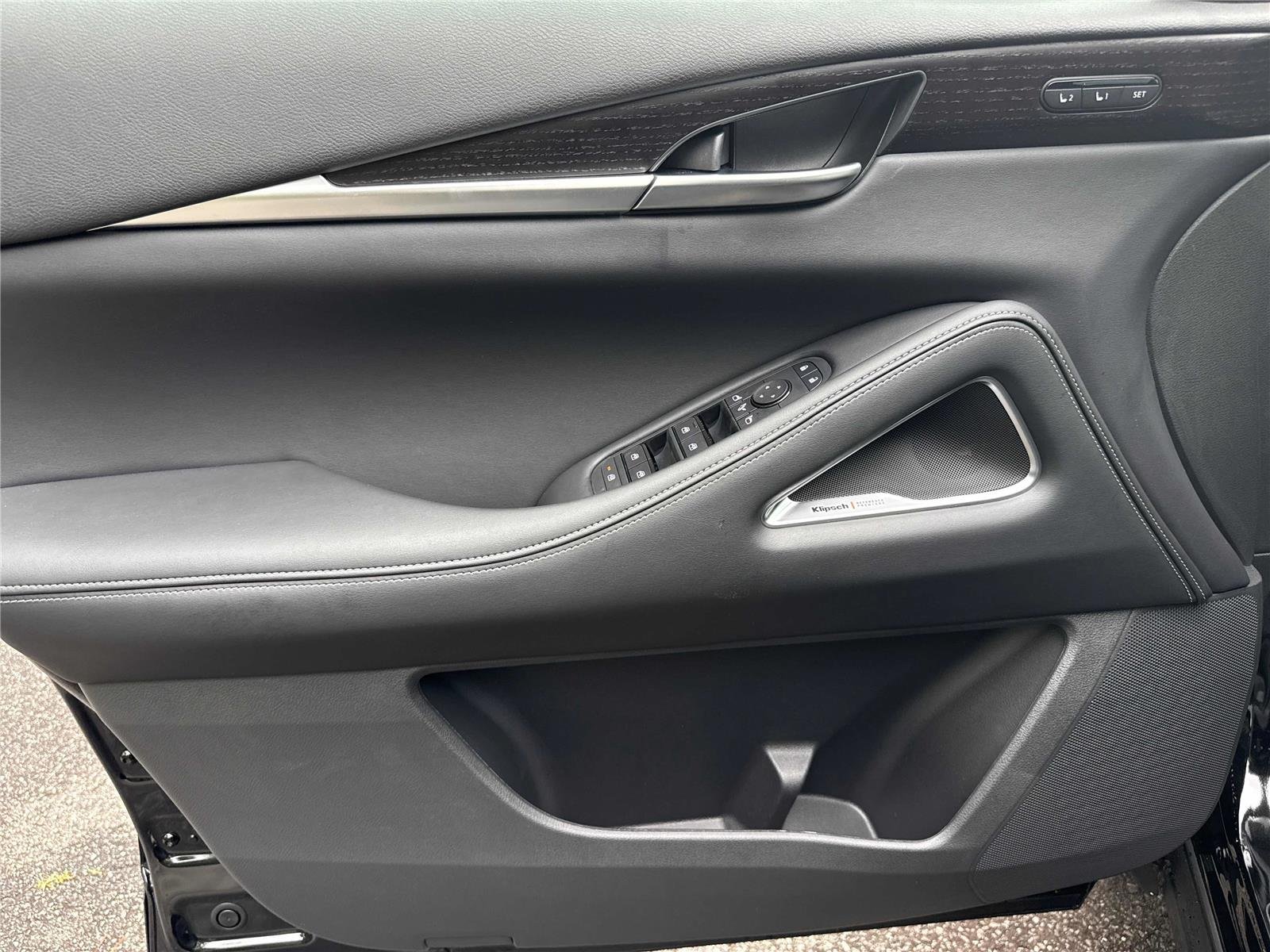 New 2027 MINERAL BLACK INFINITI Autograph AWD image 10