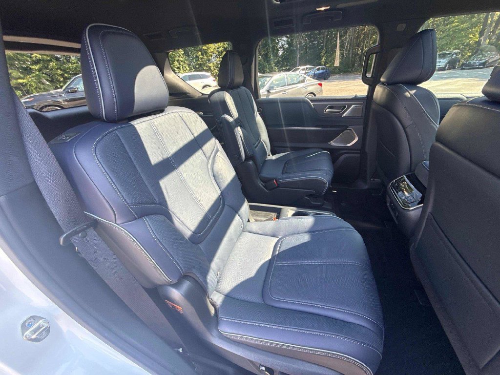 Used 2026 White INFINITI SPORT image 28