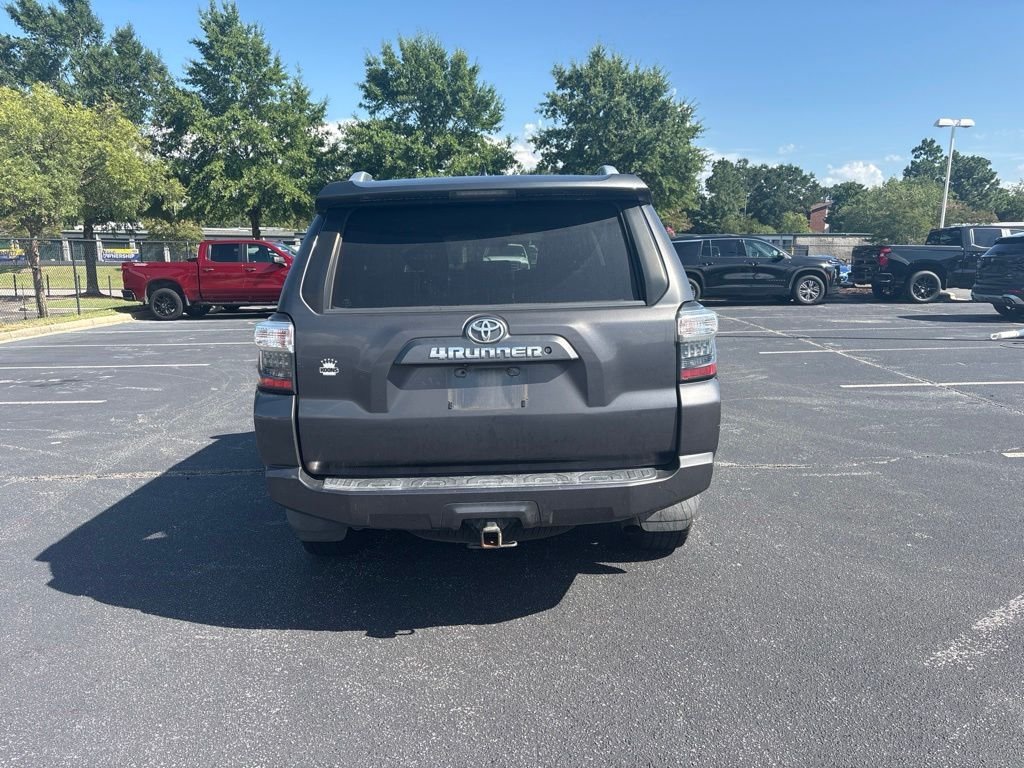Used 2015 Gray Toyota SR5 image 4