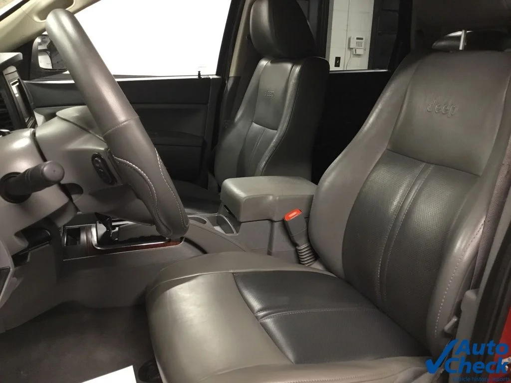 Used 2005 Red Jeep Limited image 21