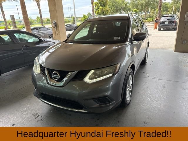Used 2015 Gray Nissan SV image 3