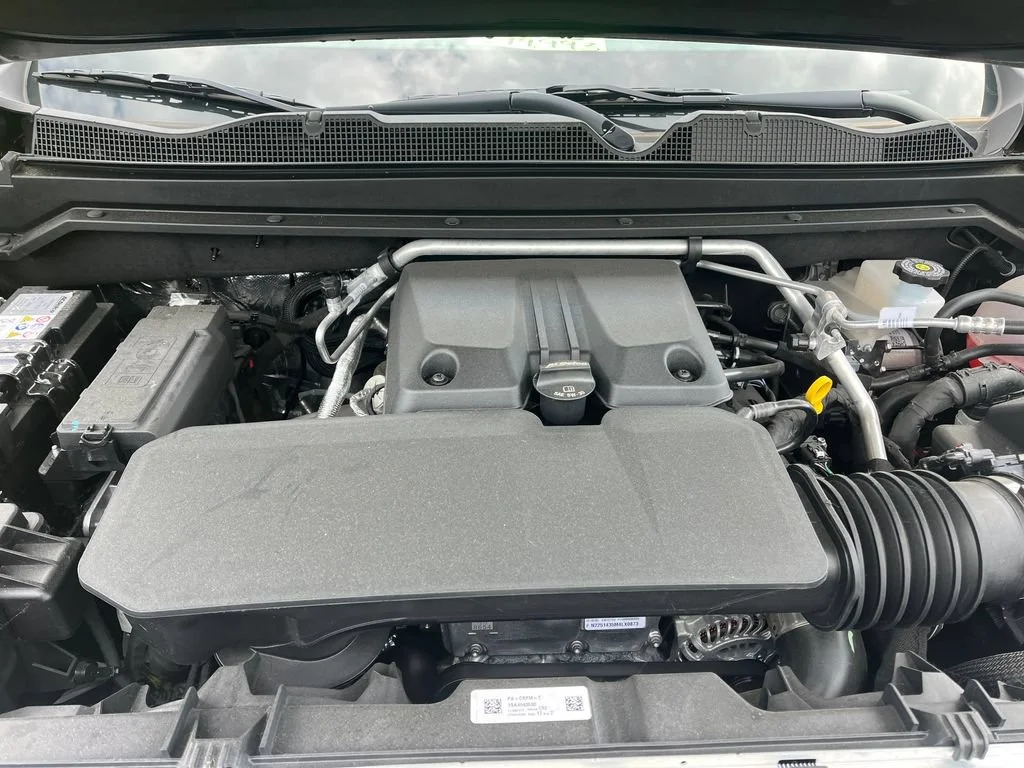 2025 Chevrolet Colorado ZR2 - Photo 16