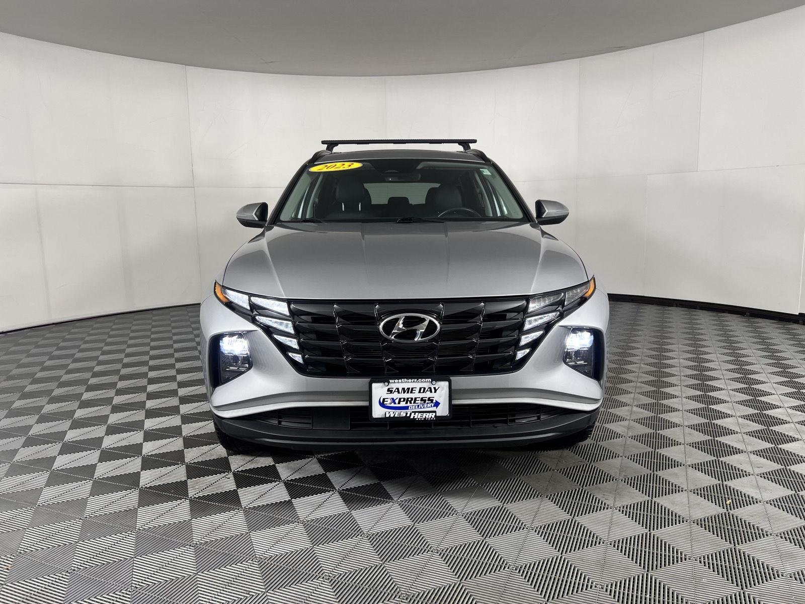 Used 2023 Shimmering Silver Hyundai SEL image 20