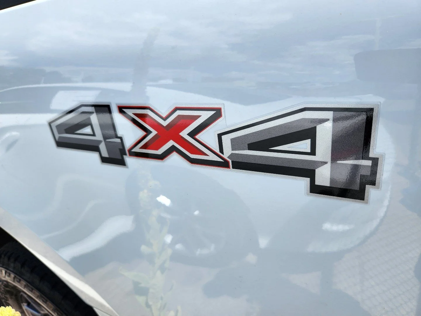 Certified Used 2025 Oxford White Ford LARIAT image 20