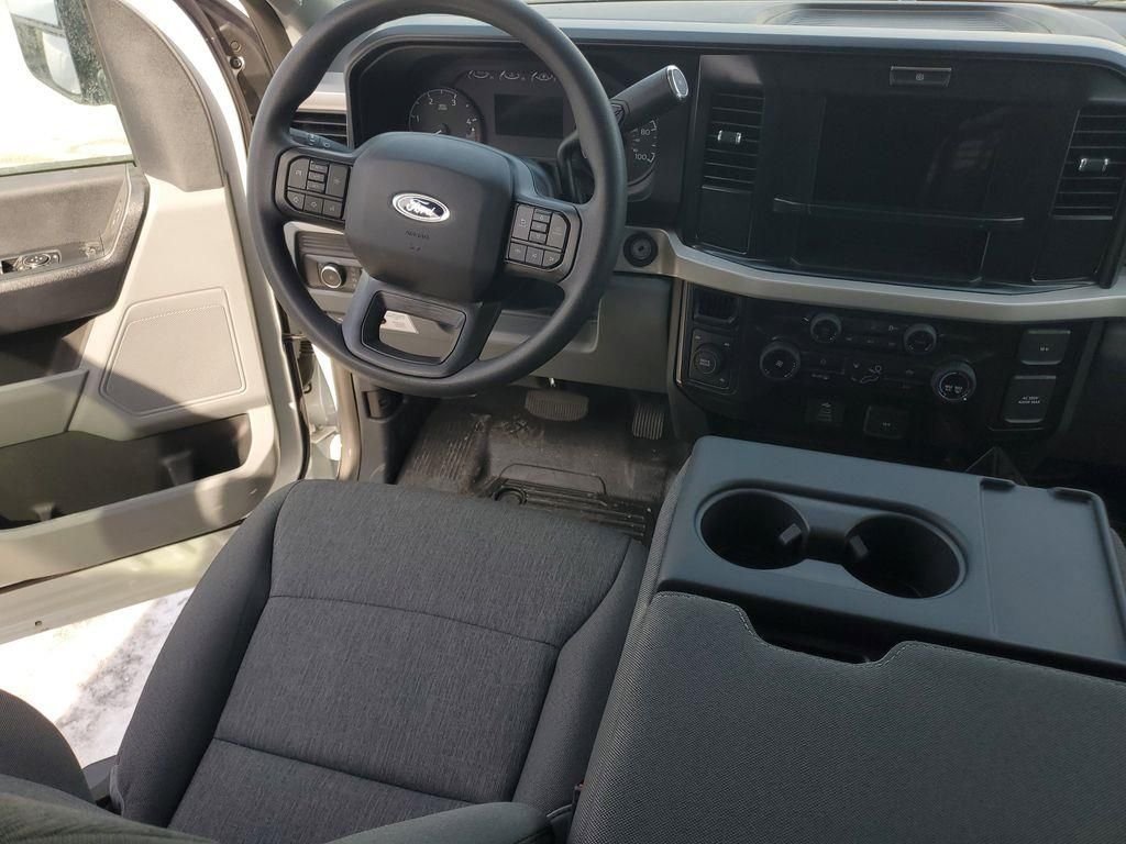New 2025 Oxford White Ford F-550® XL image 26