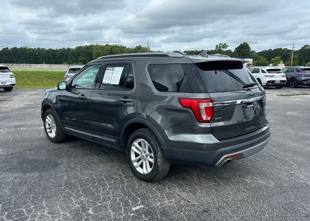 Used 2017 Gray Ford XLT image 3