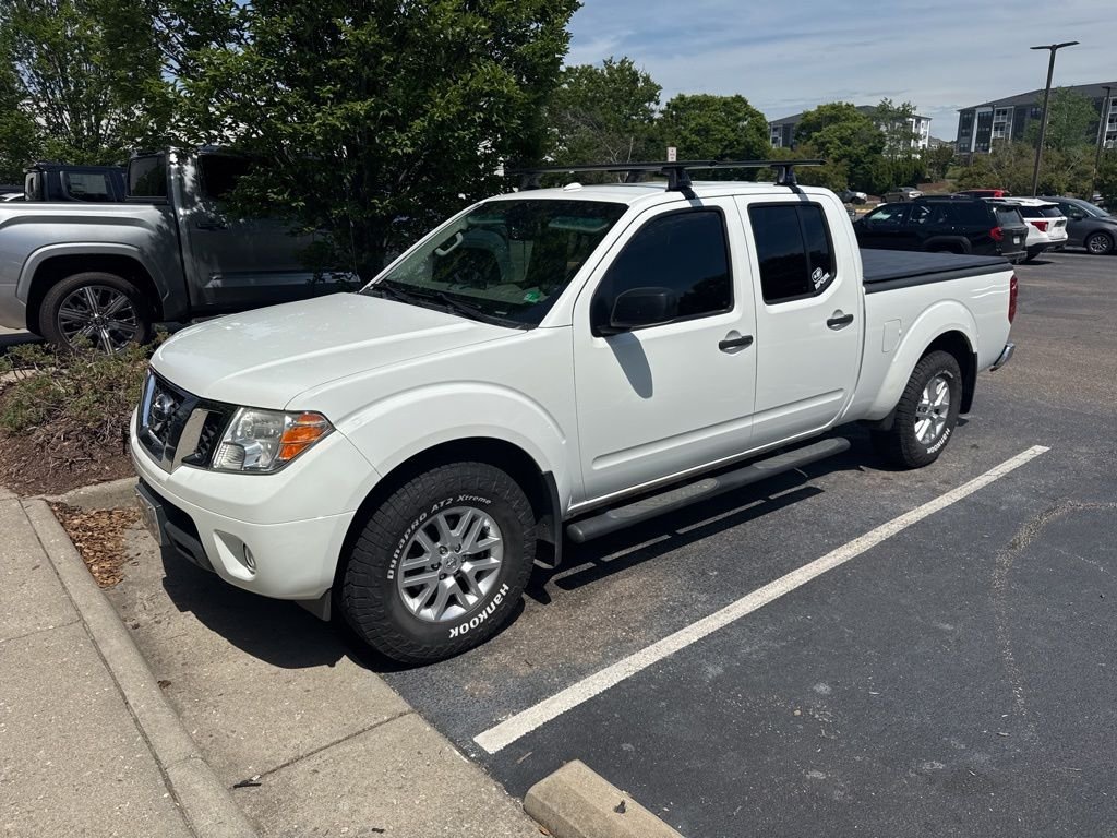 Used 2016 White Nissan SV image 4