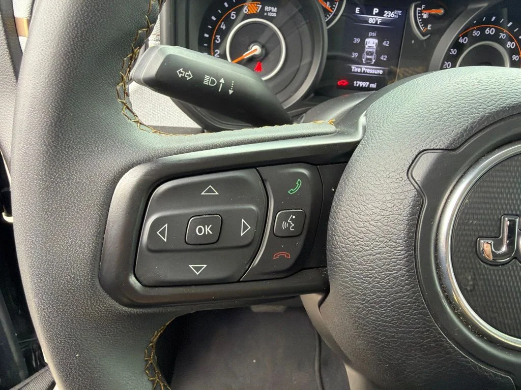 Used 2025 Black Jeep Sport S image 15
