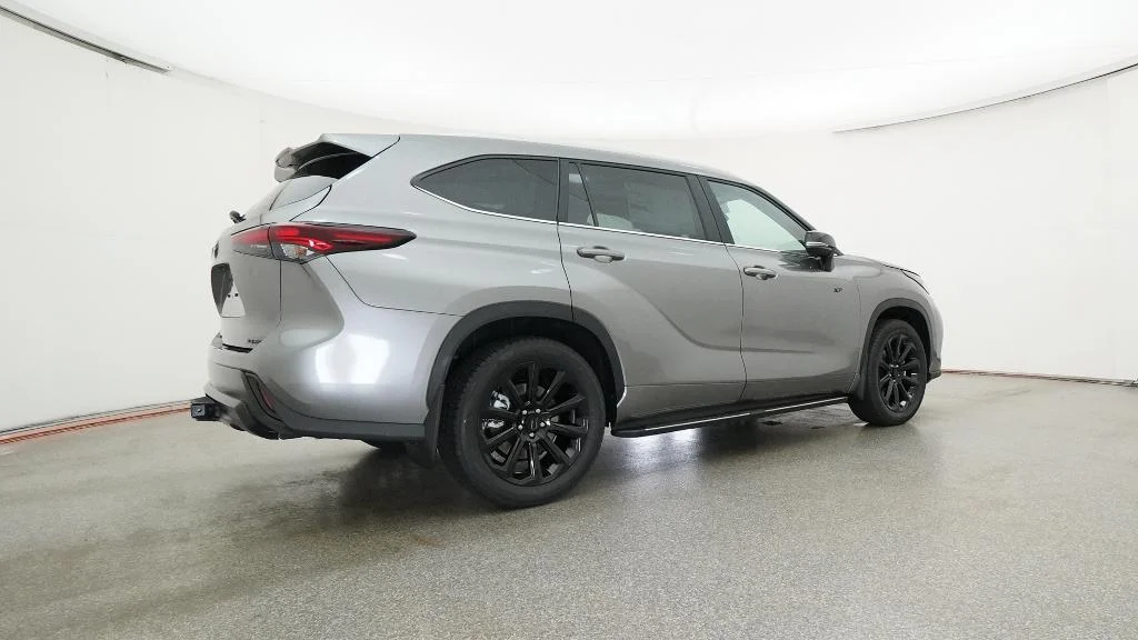 New 2026 Heavy Metal Toyota XLE image 17
