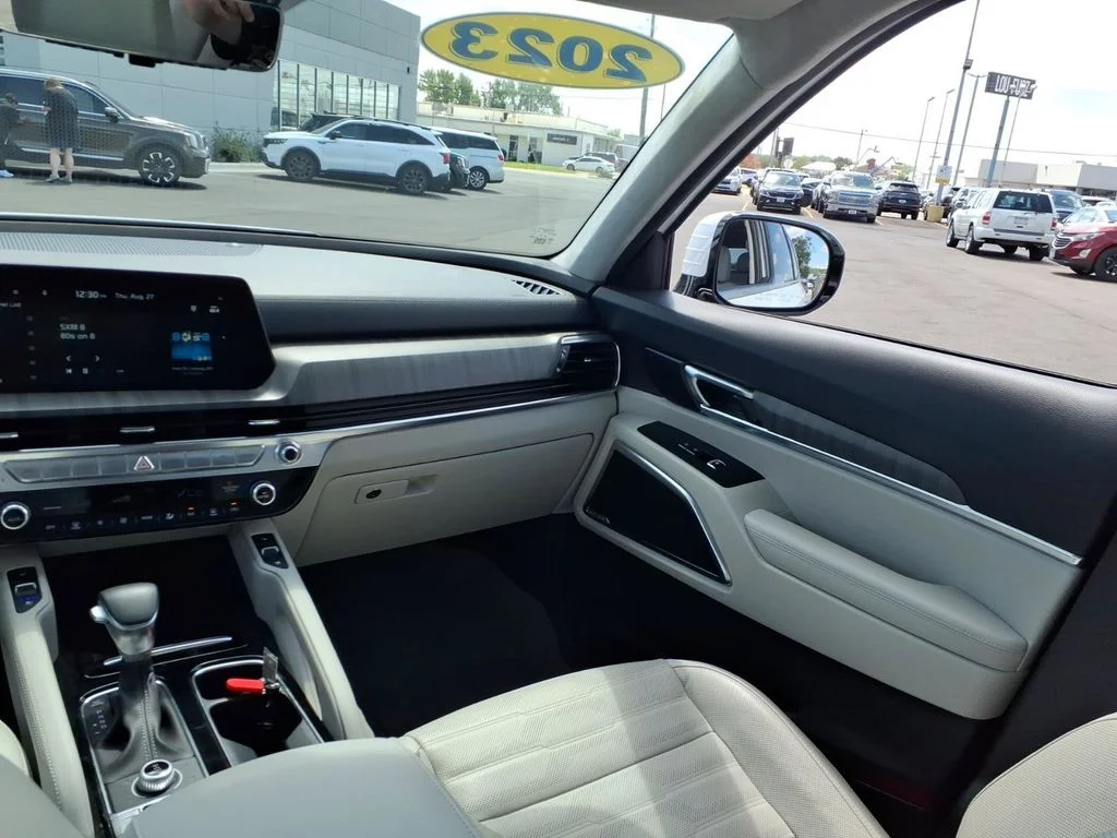 Used 2023 White Kia SX-Prestige image 13