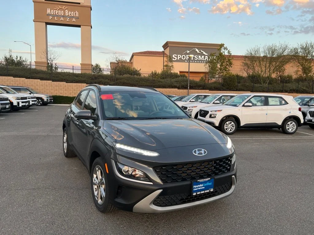 Used 2023 Gray Hyundai SEL image 1