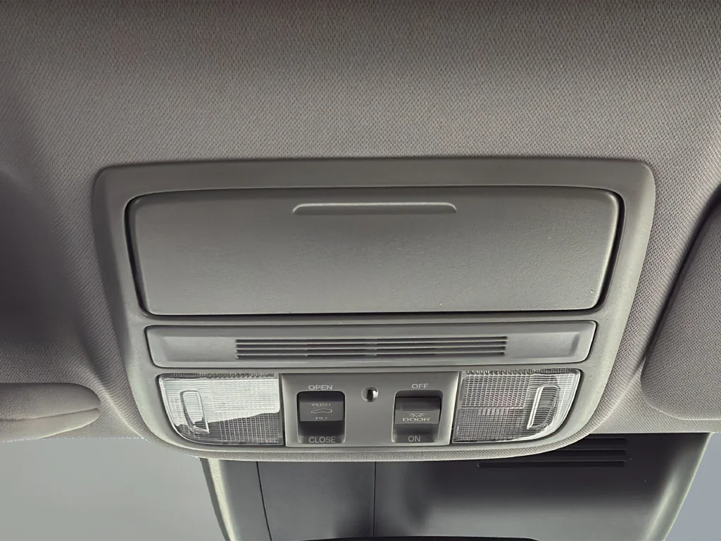 Used 2018  Honda EX image 40