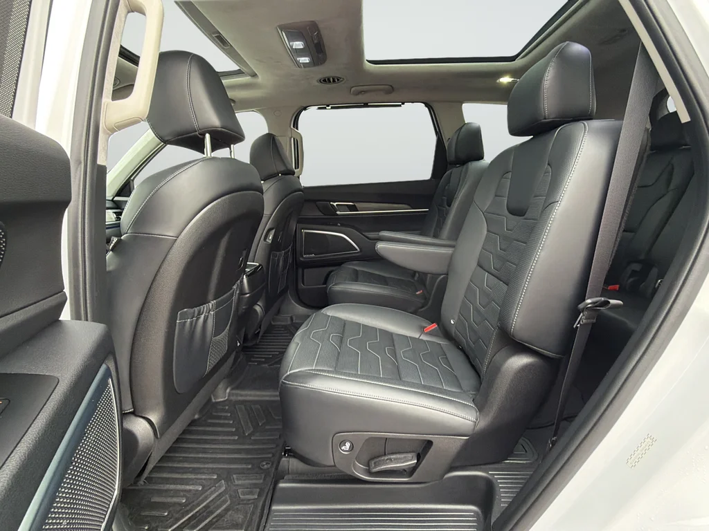 Used 2022 White Kia SX image 27