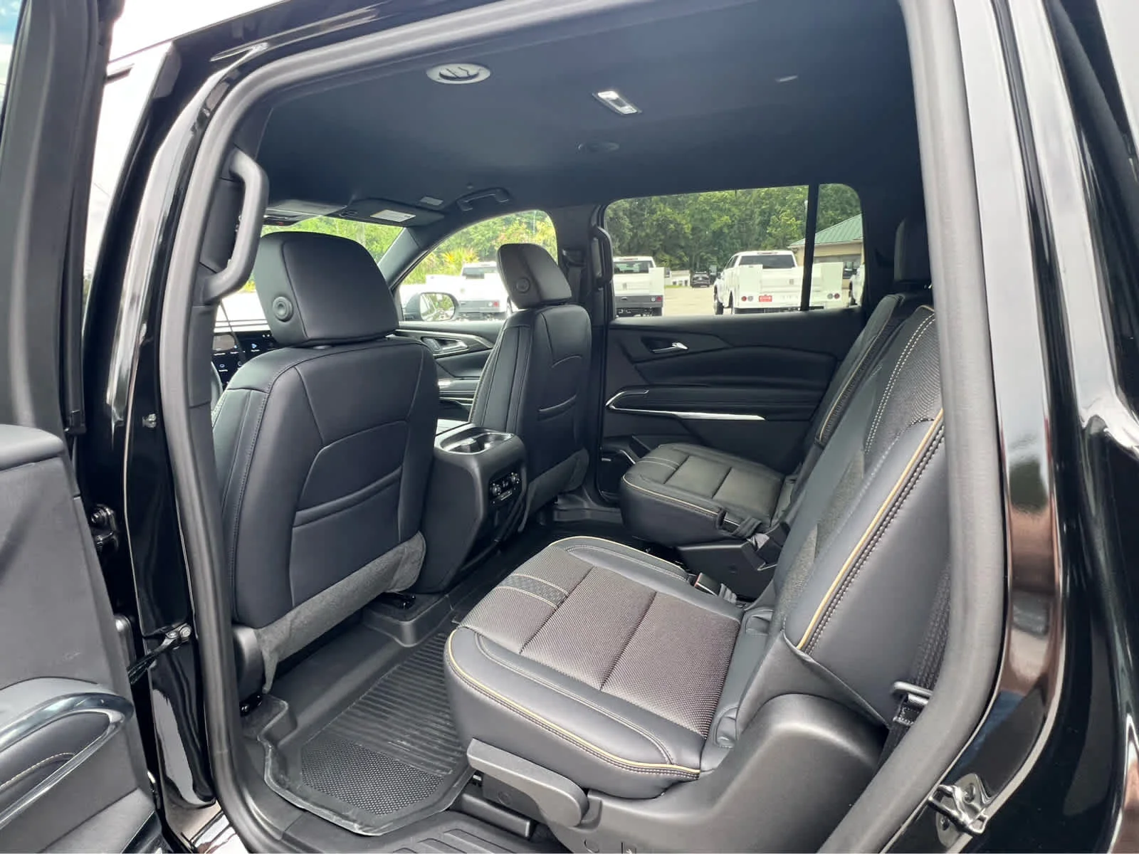 New 2026 Mosaic Black Metallic Chevrolet High Country image 5