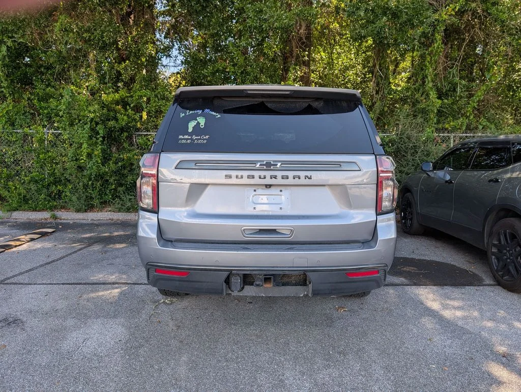 Used 2022 Gray Chevrolet Z71 image 7