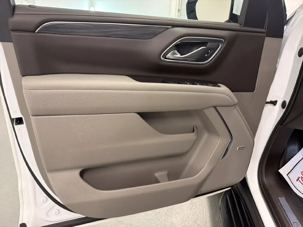 Used 2023 SUMMIT WHITE GMC SLT image 14