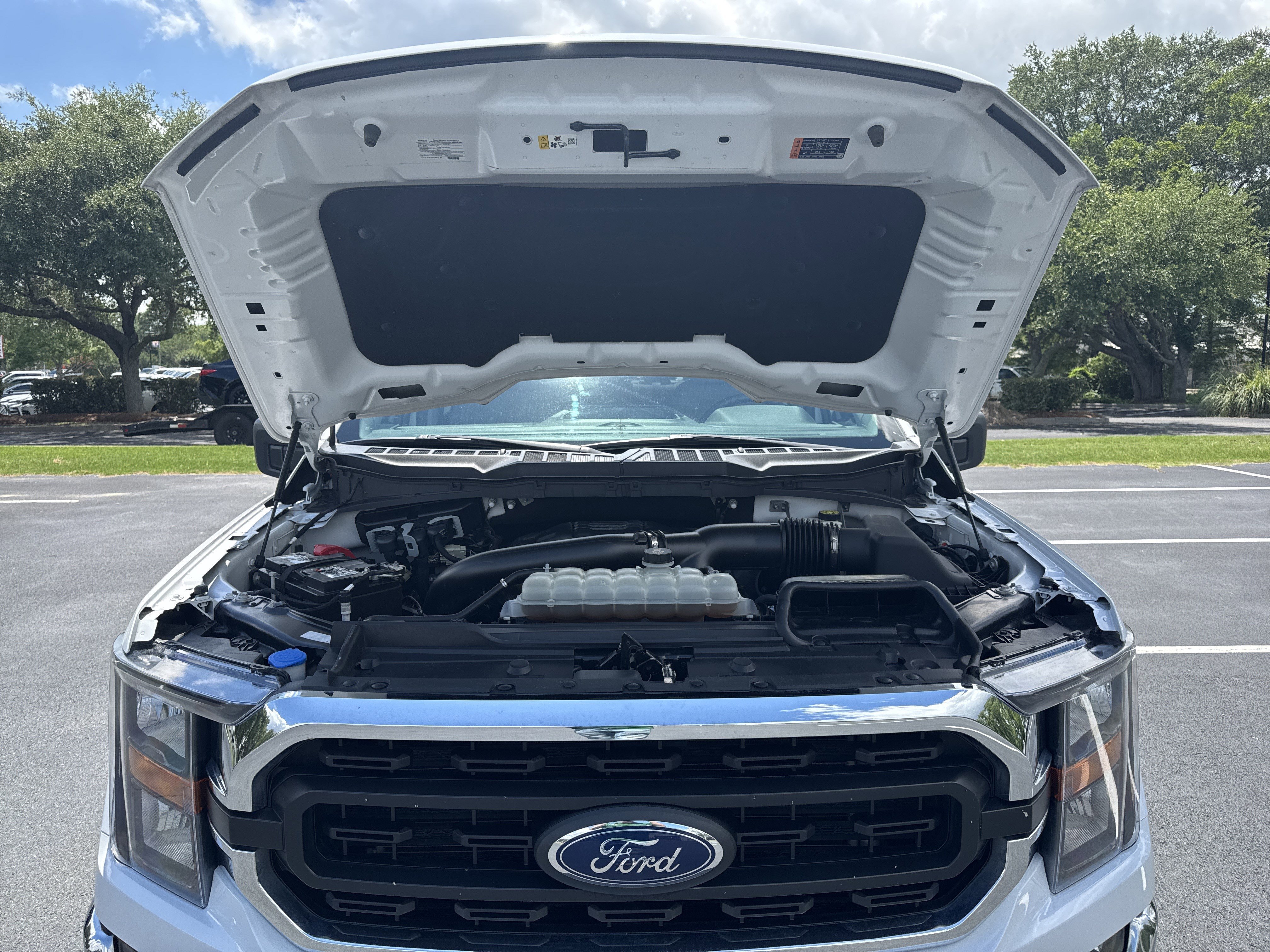 Used 2023 Oxford White Ford XLT image 37