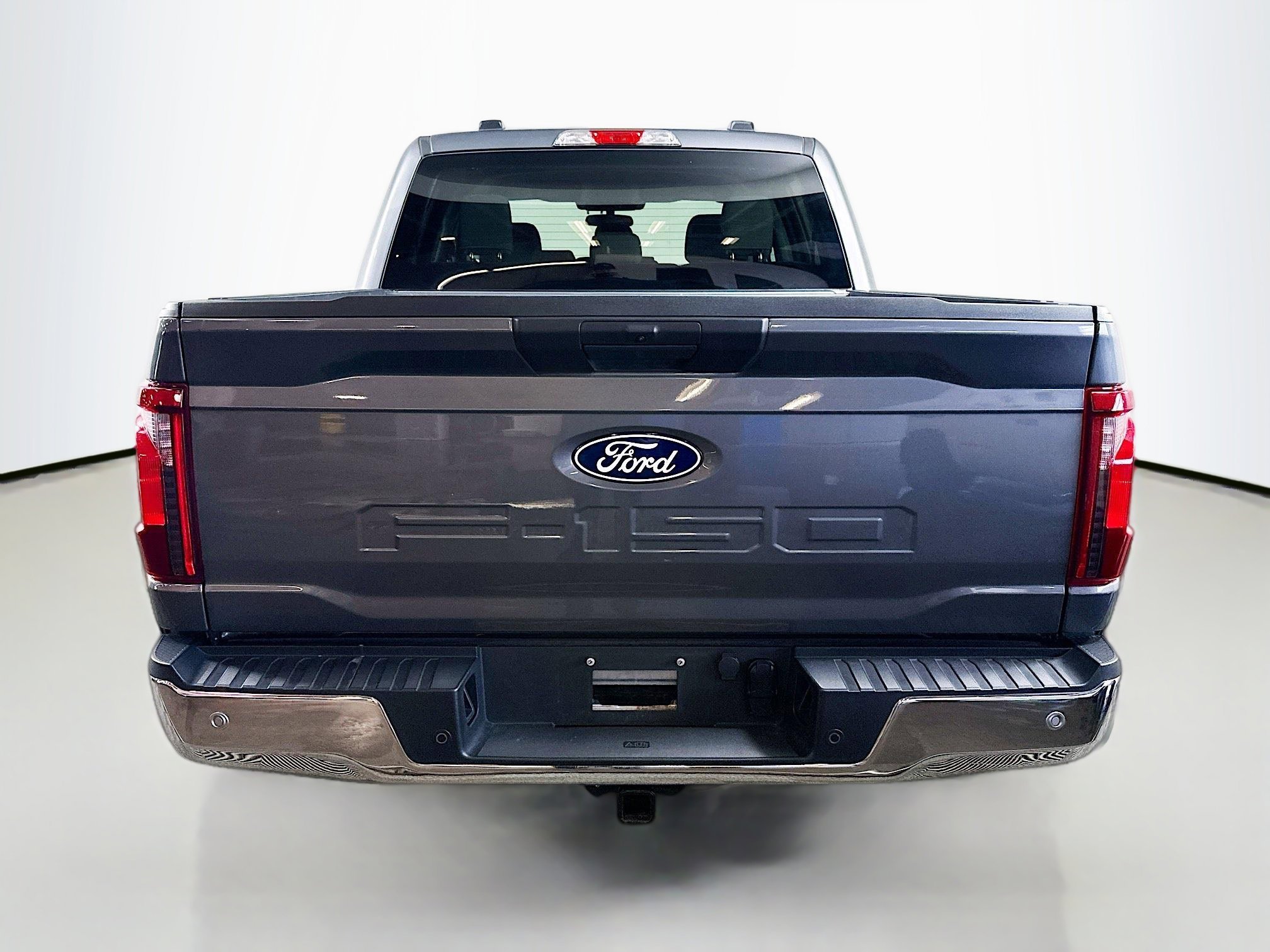 Used 2025 Gray Metallic Ford XLT image 6