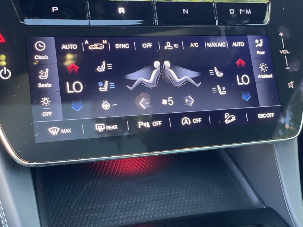 Used 2025  Maserati Modena image 13