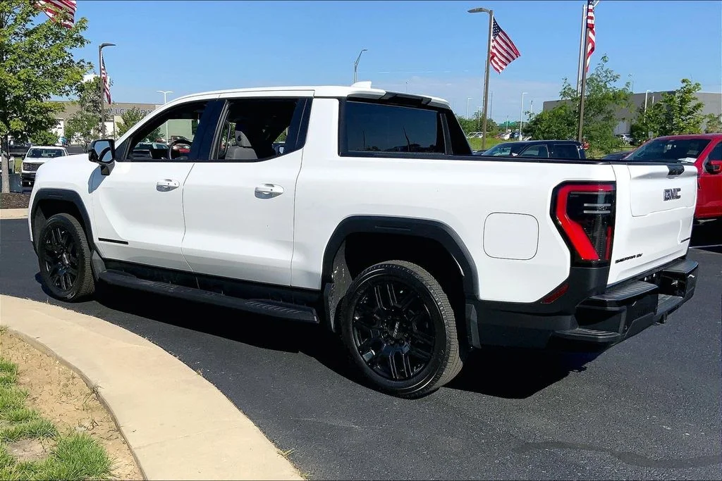 Used 2026 White GMC Elevation image 2