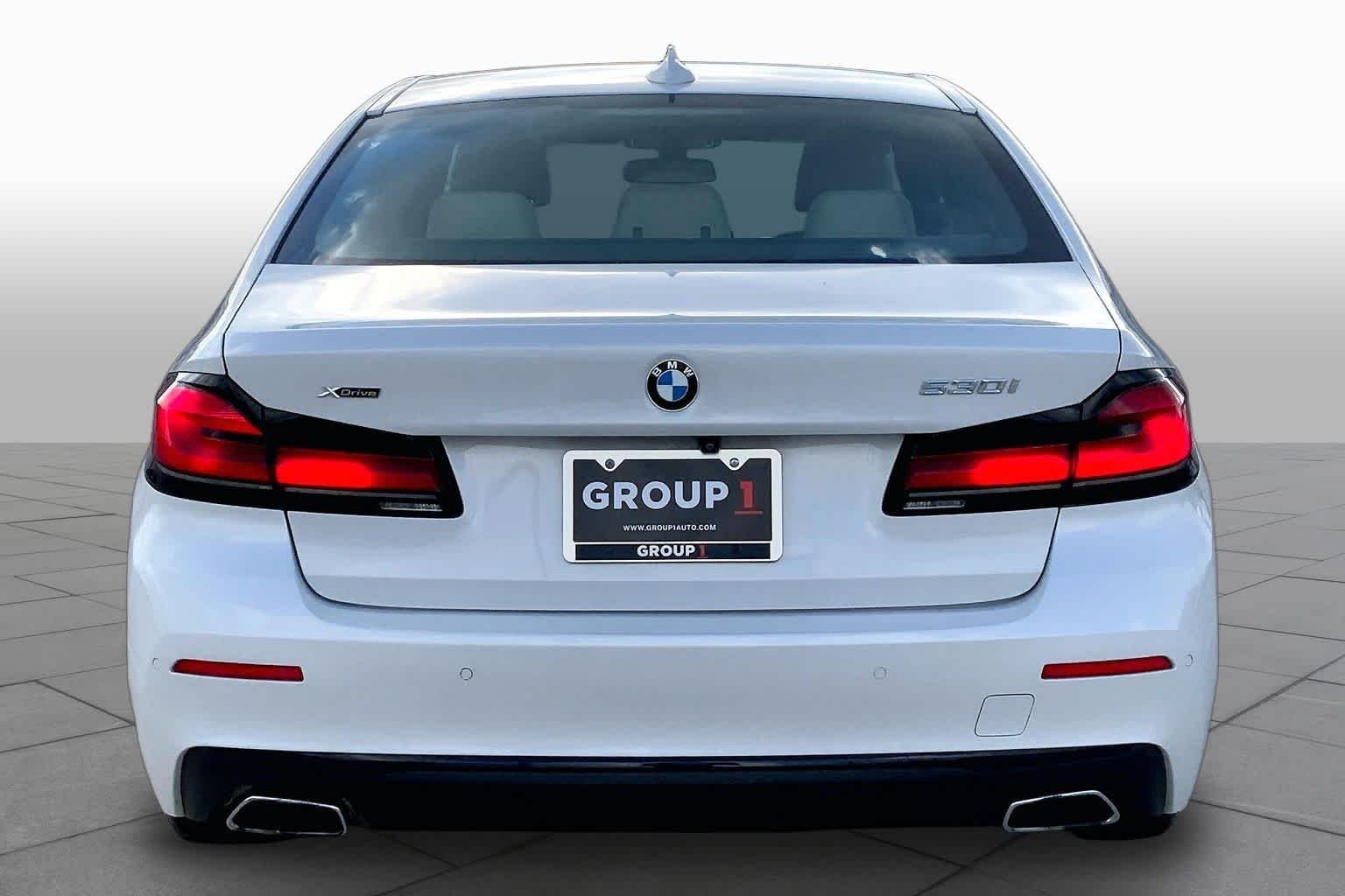 Used 2022 Alpine White BMW 530i xDrive image 5