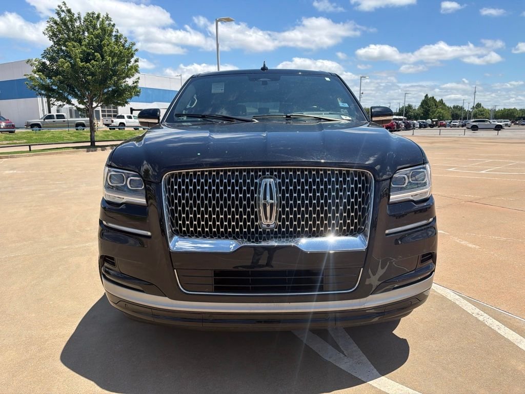 Used 2022 Black Lincoln Reserve image 5