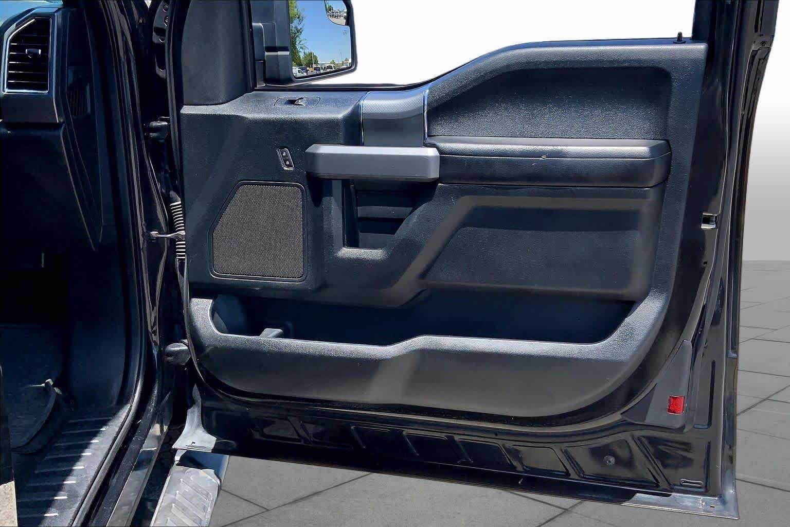 Used 2015 Tuxedo Black Metallic Ford XLT image 22