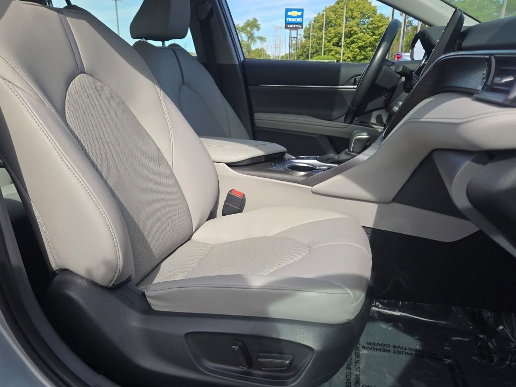 Used 2024 Silver Toyota Hybrid XLE image 6