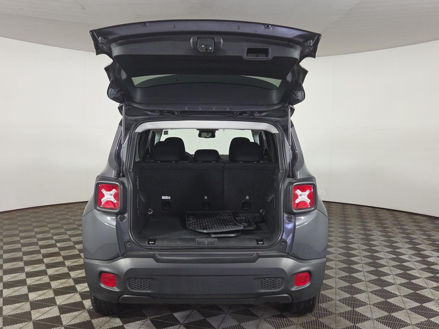Used 2023 Graphite Gray Jeep Latitude image 15