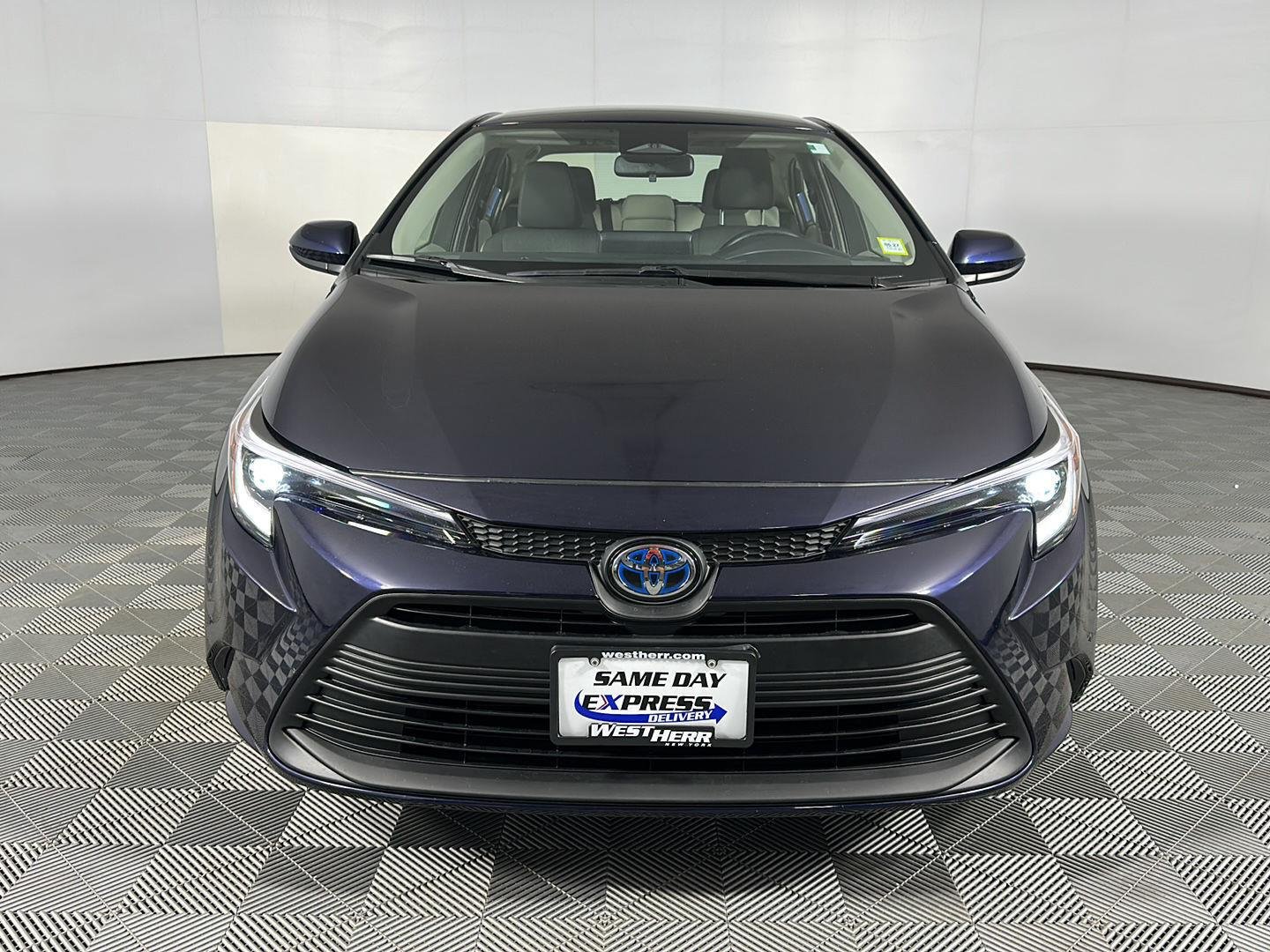 Certified Used 2025 Blueprint Toyota Hybrid LE image 3