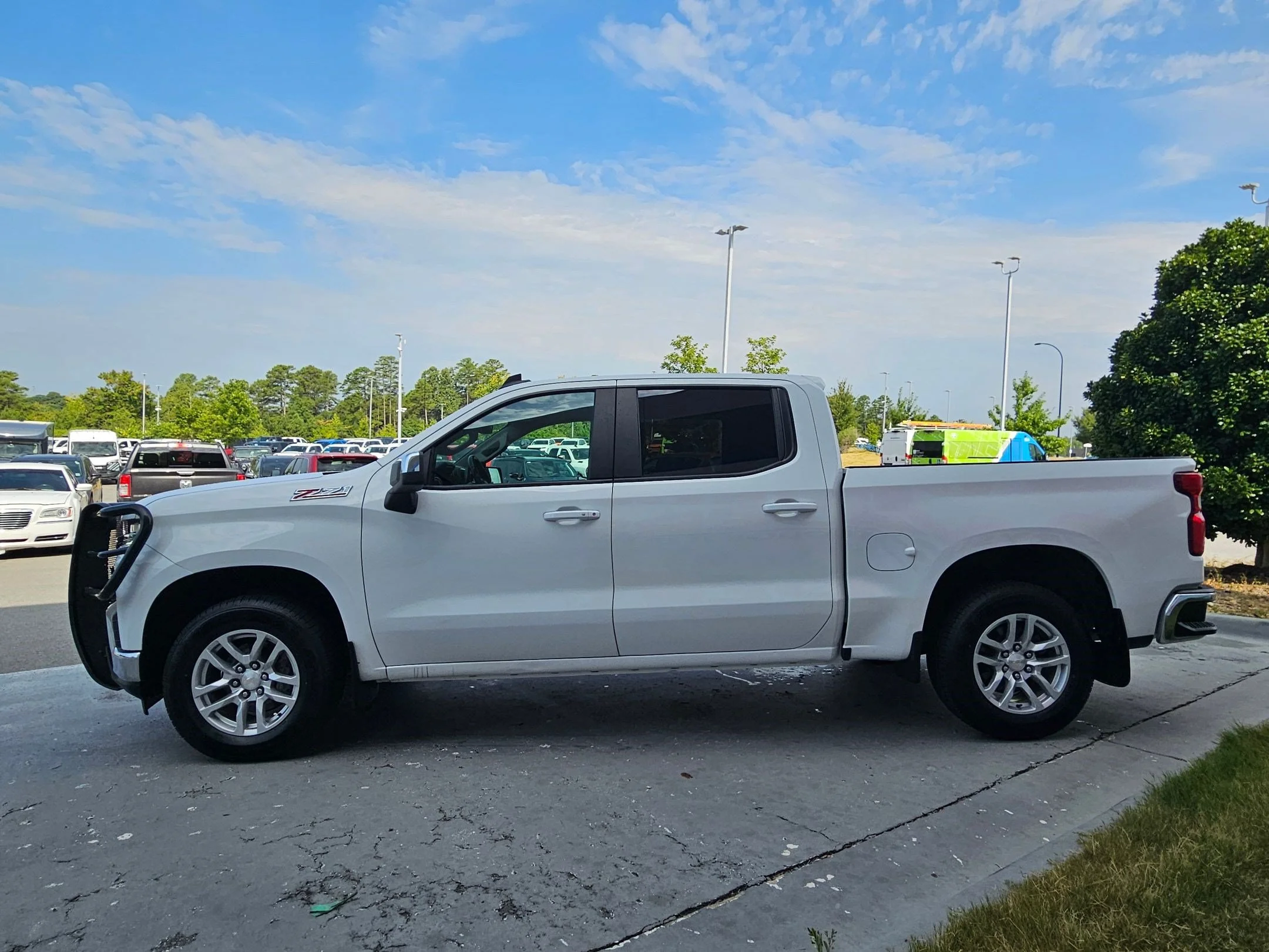 Used 2021 Summit White Chevrolet LT image 4