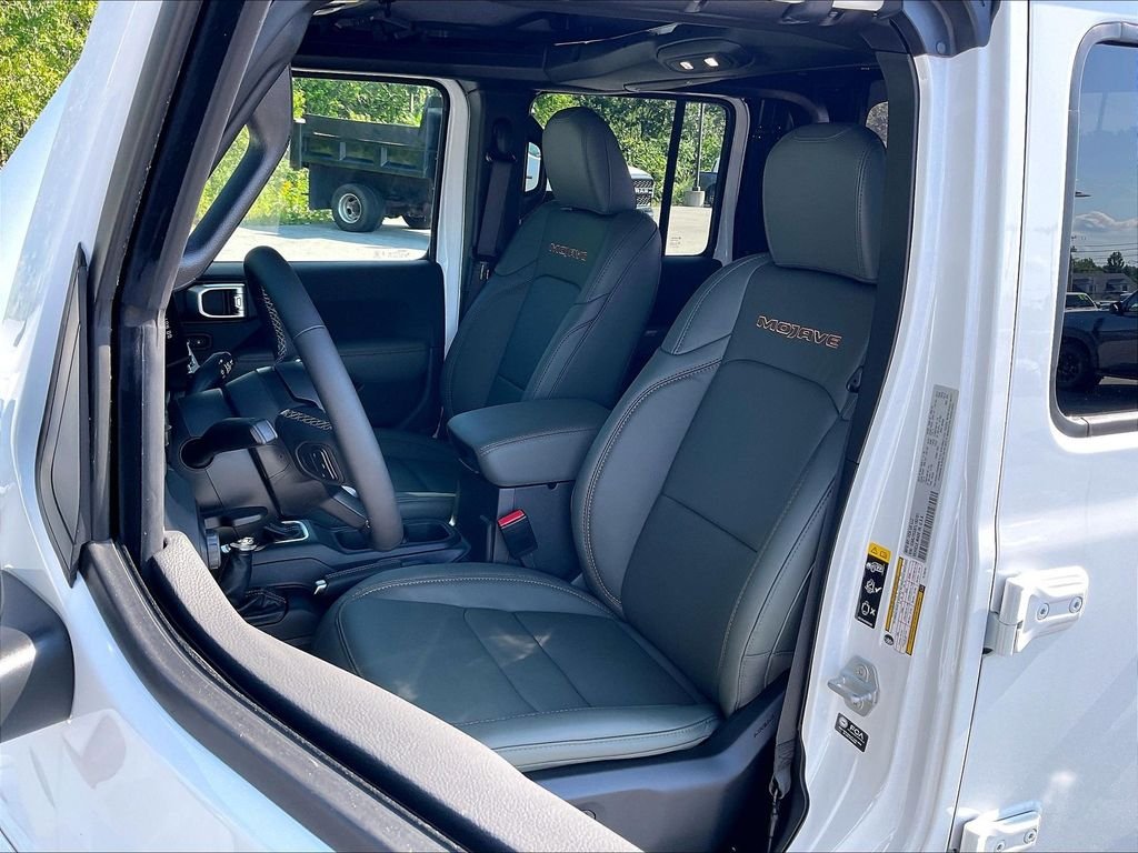 New 2026 Bright White Clearcoat Jeep Mojave image 10
