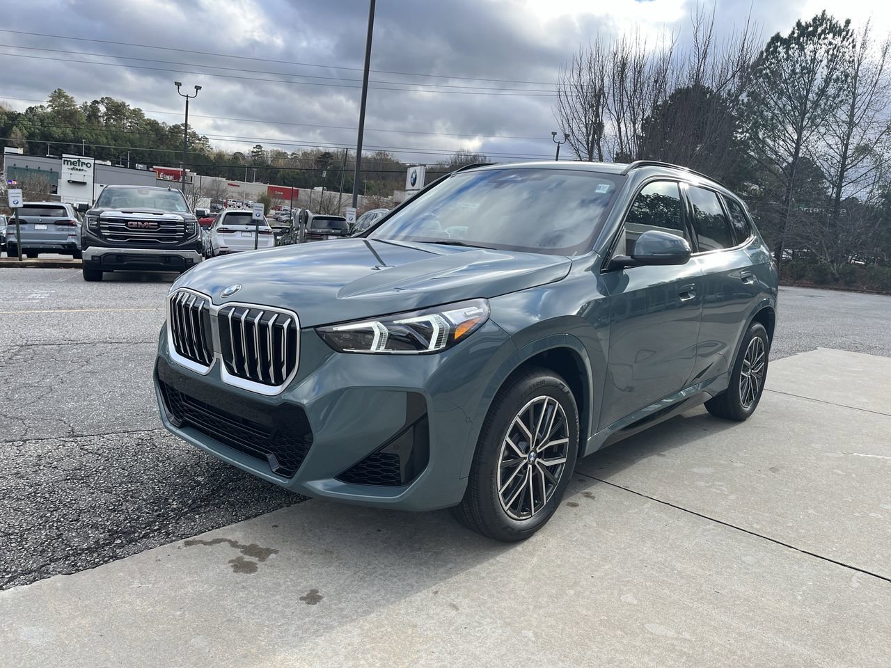 Used 2026 Cape York Green Metallic BMW xDrive28i image 4