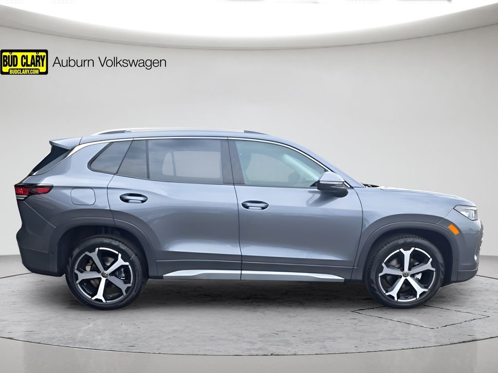 2025 Volkswagen Tiguan SE - Photo 6