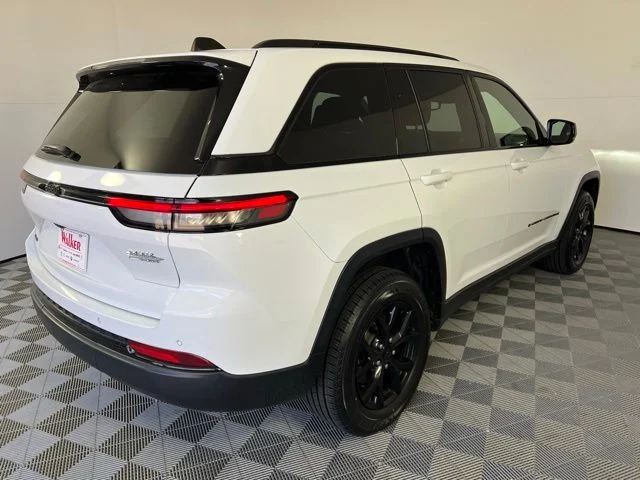 2024 Jeep Grand Cherokee Altitude - Photo 7
