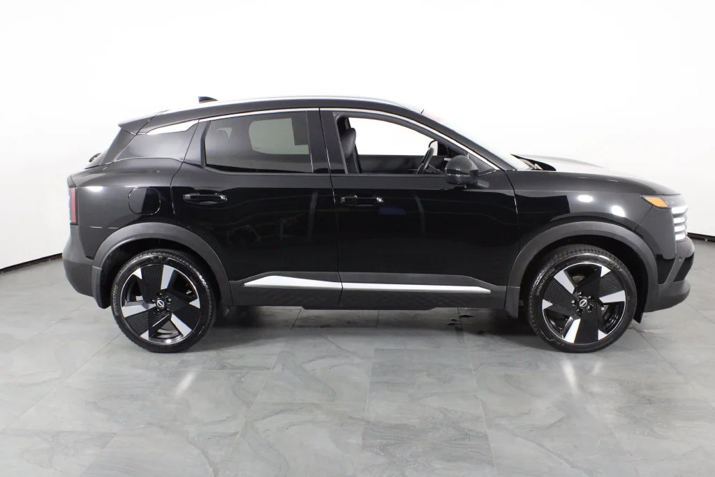2025 Nissan Kicks SR - Photo 12