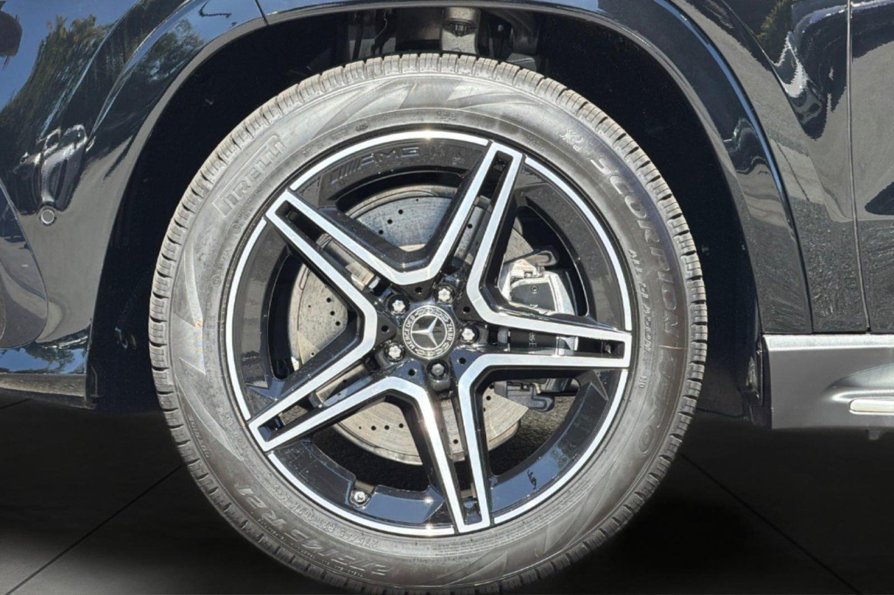 New 2026 Black Mercedes-Benz GLS 450 4MATIC® SUV image 27