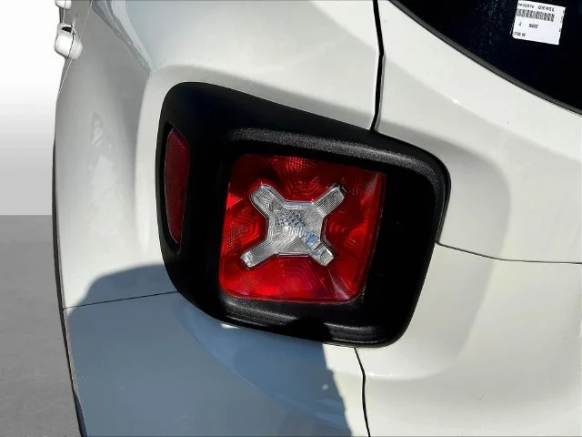 Used 2023 White Jeep Altitude image 24