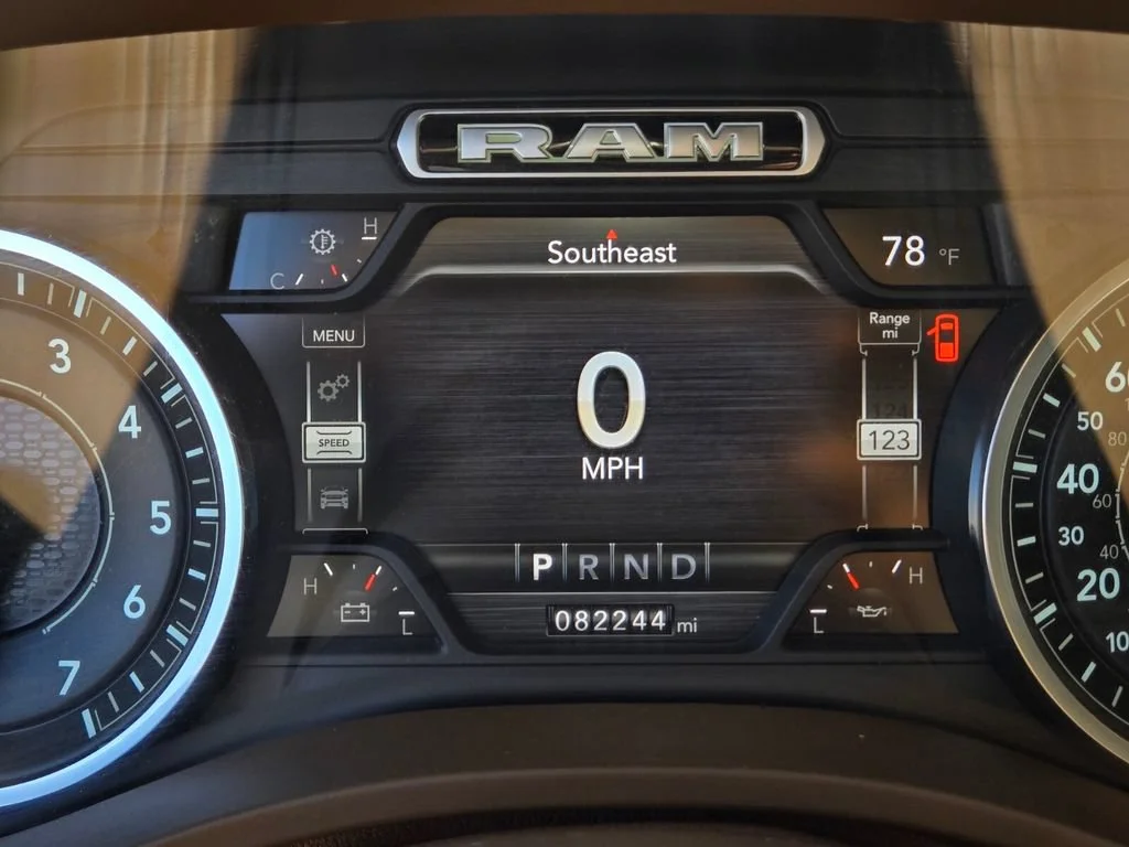 Used 2021 Diamond Black Cry Ram Laramie image 19