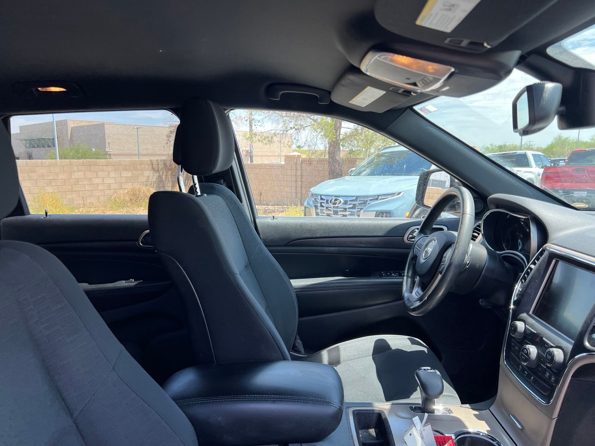 Used 2015 Silver Jeep Laredo image 19