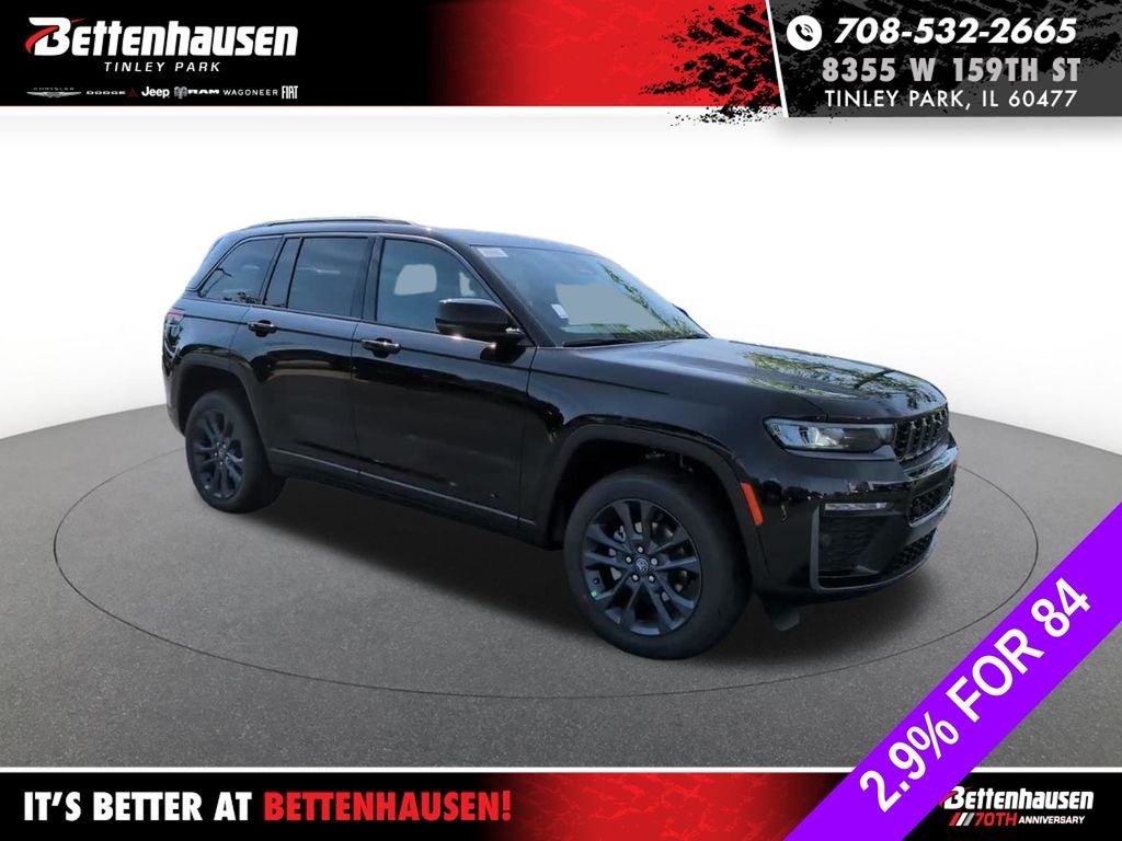 New 2026 Diamond Black Crystal Pearl-Coat Exterior Paint Jeep Limited image 2