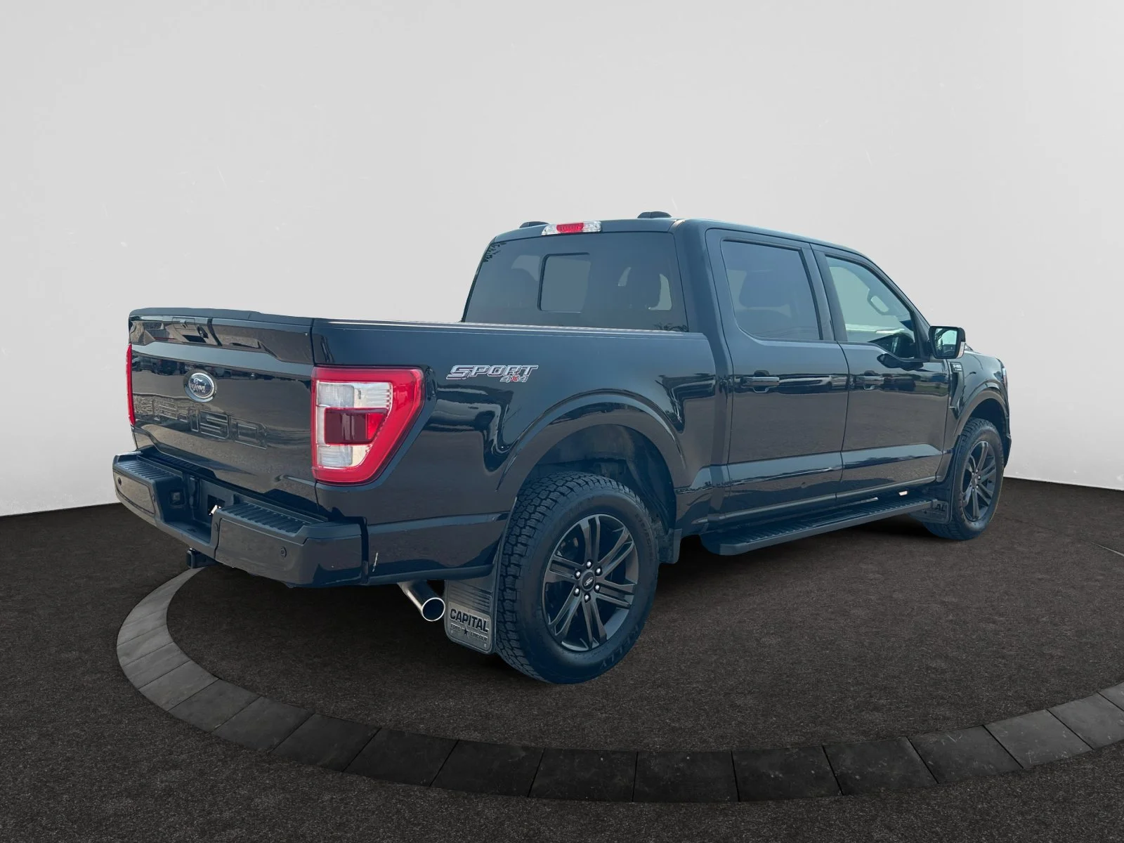 Used 2022 BLACK METAL Ford LARIAT SuperCrew image 5