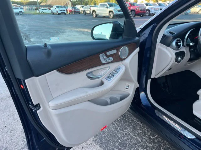 Used 2021 Blue Mercedes-Benz GLC 300 image 5