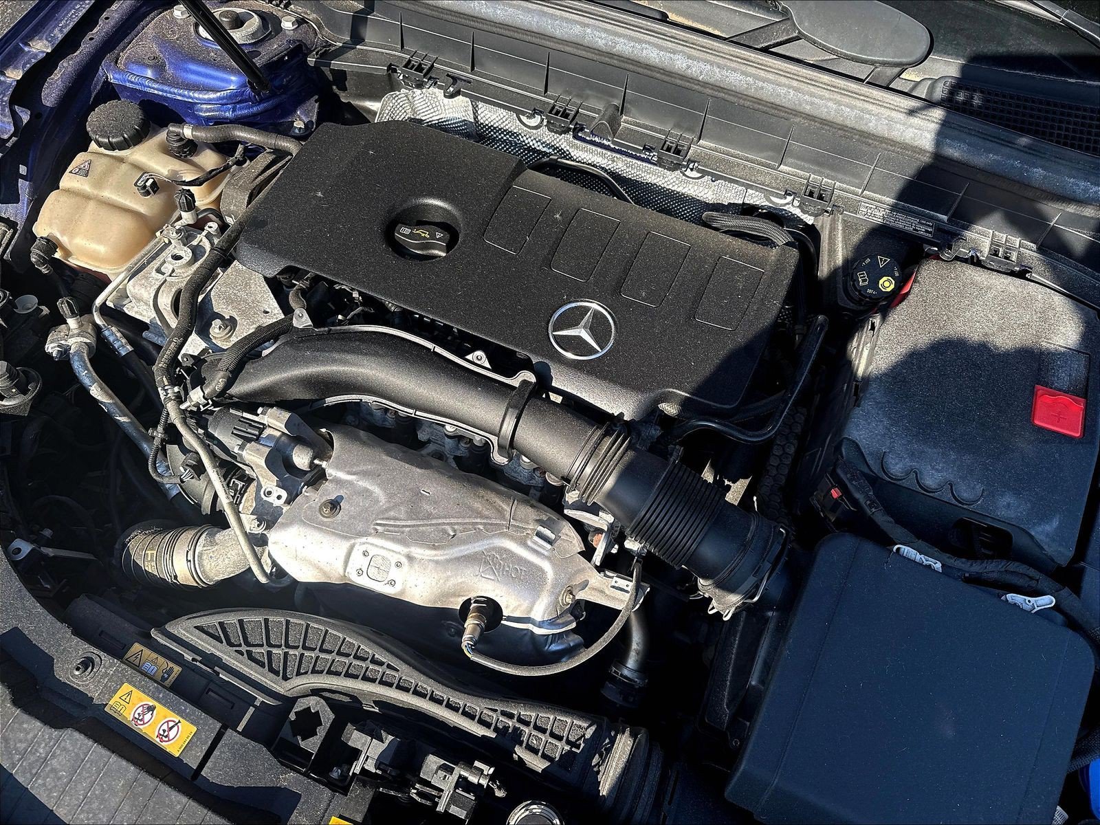Used 2022 Galaxy Blue Metallic Mercedes-Benz GLB 250 image 33