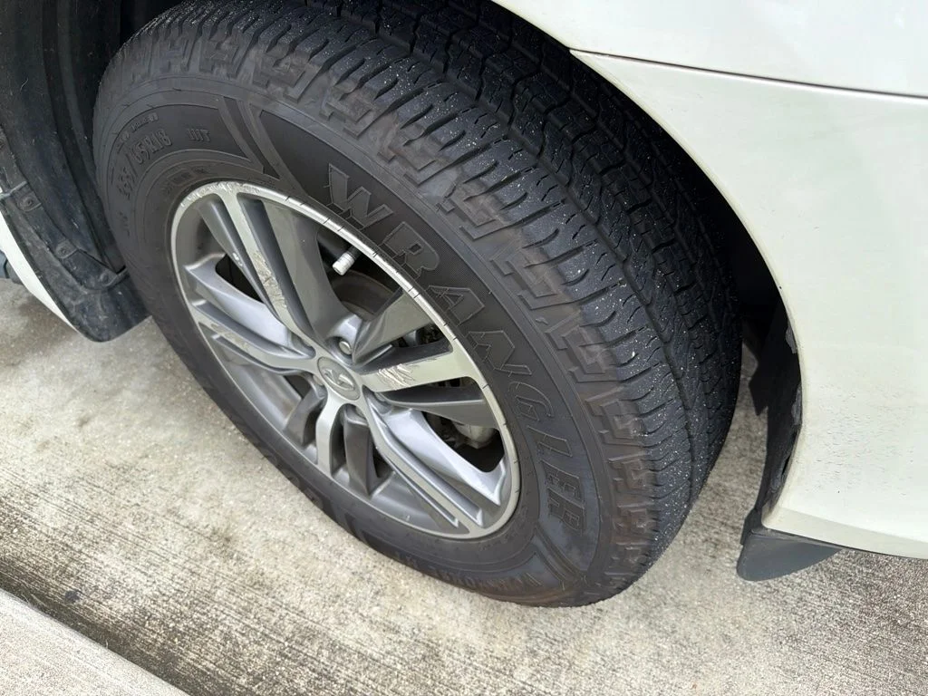 Used 2020 White INFINITI LUXE image 5