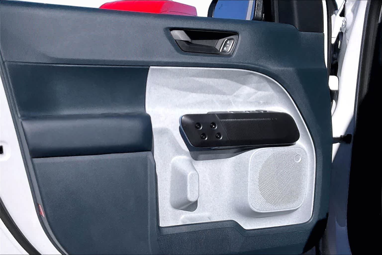 New 2026 Oxford White Ford XLT image 10